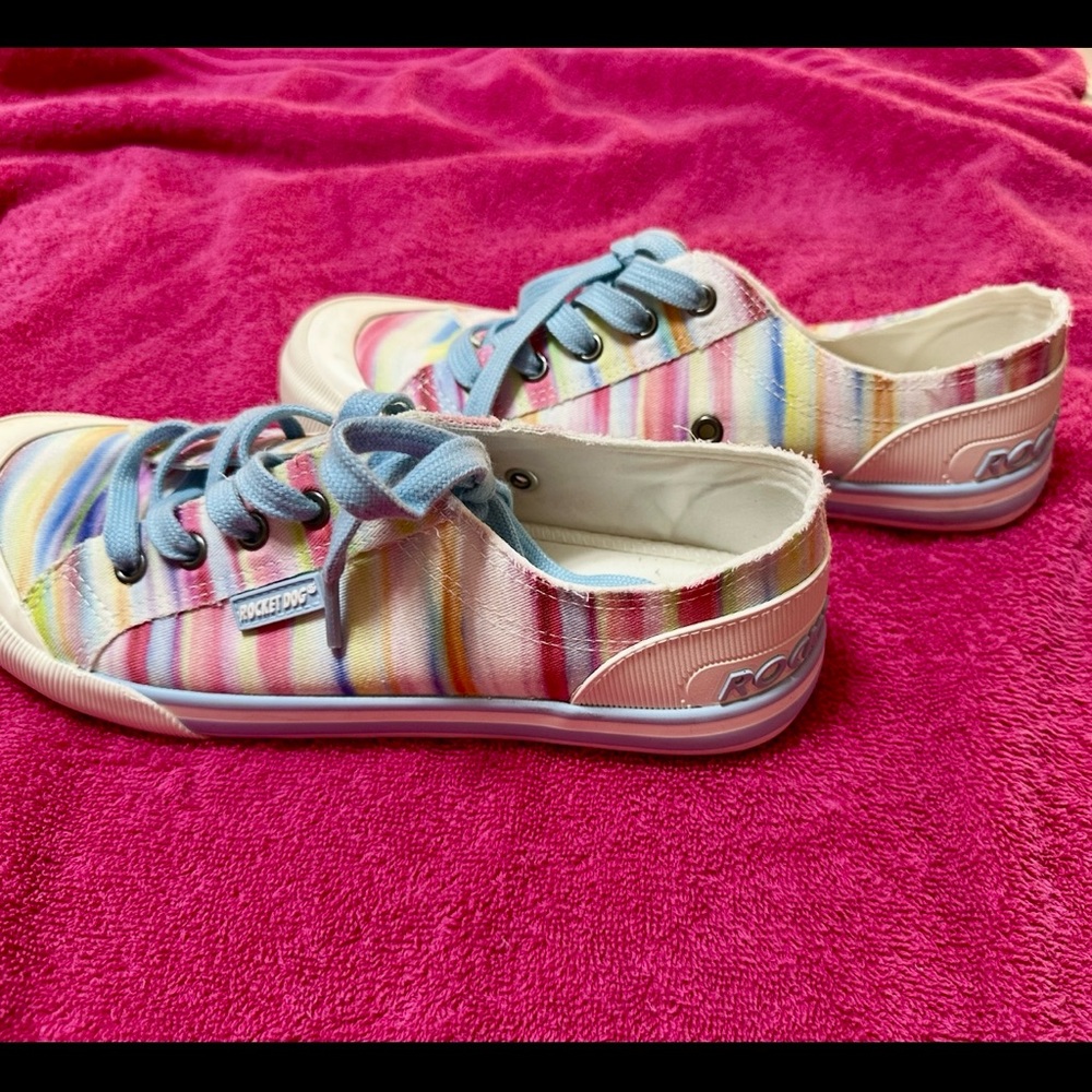 Rocket Dog Rainbow Striped Sneakers with Blue Laces Size 8 - Picture 3 of 3